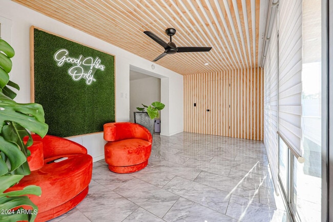 Building Photo - 3213 E Emile Zola Ave