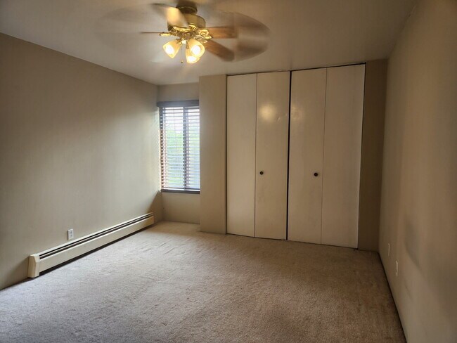 Building Photo - 2 Bedroom condo unit Appleton