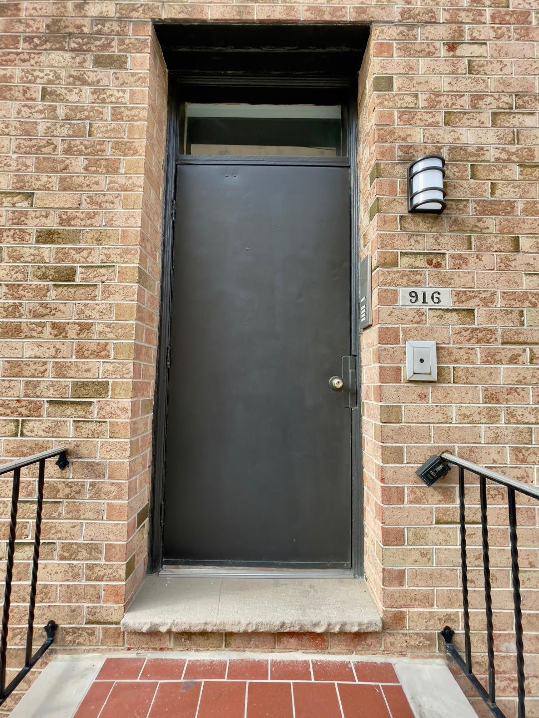 Building Photo - 916 S 11th St