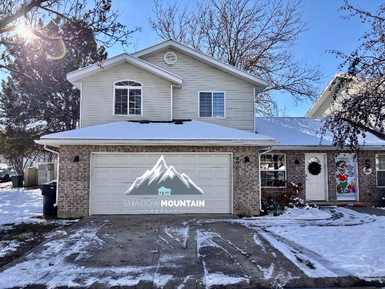 Primary Photo - 408 Spring Ln