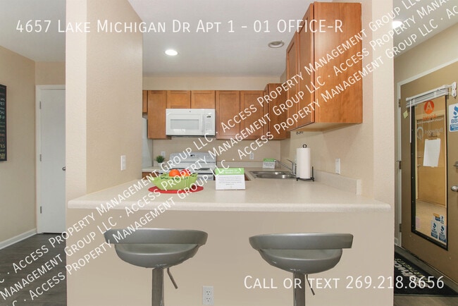 Building Photo - 4657 Lake Michigan Dr