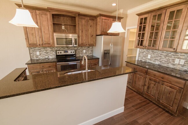 Building Photo - Italian Villages | 3- Bedroom Townhome