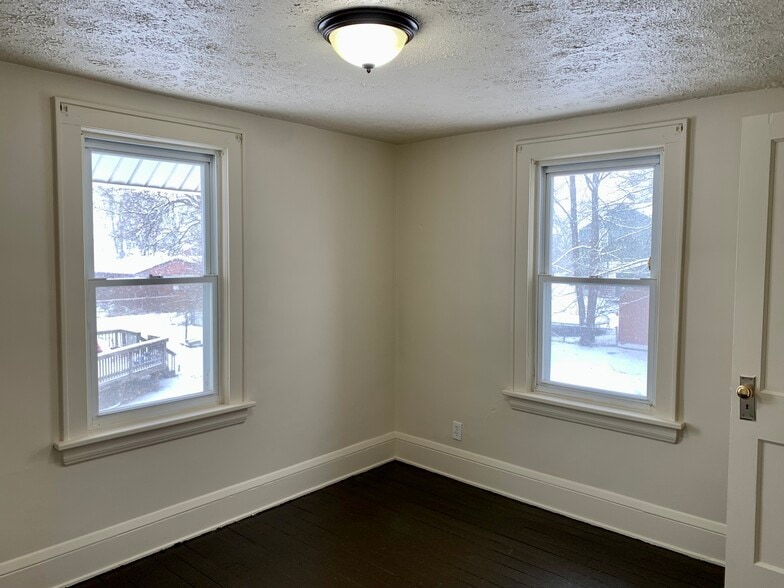 Building Photo - 1221 Girard St