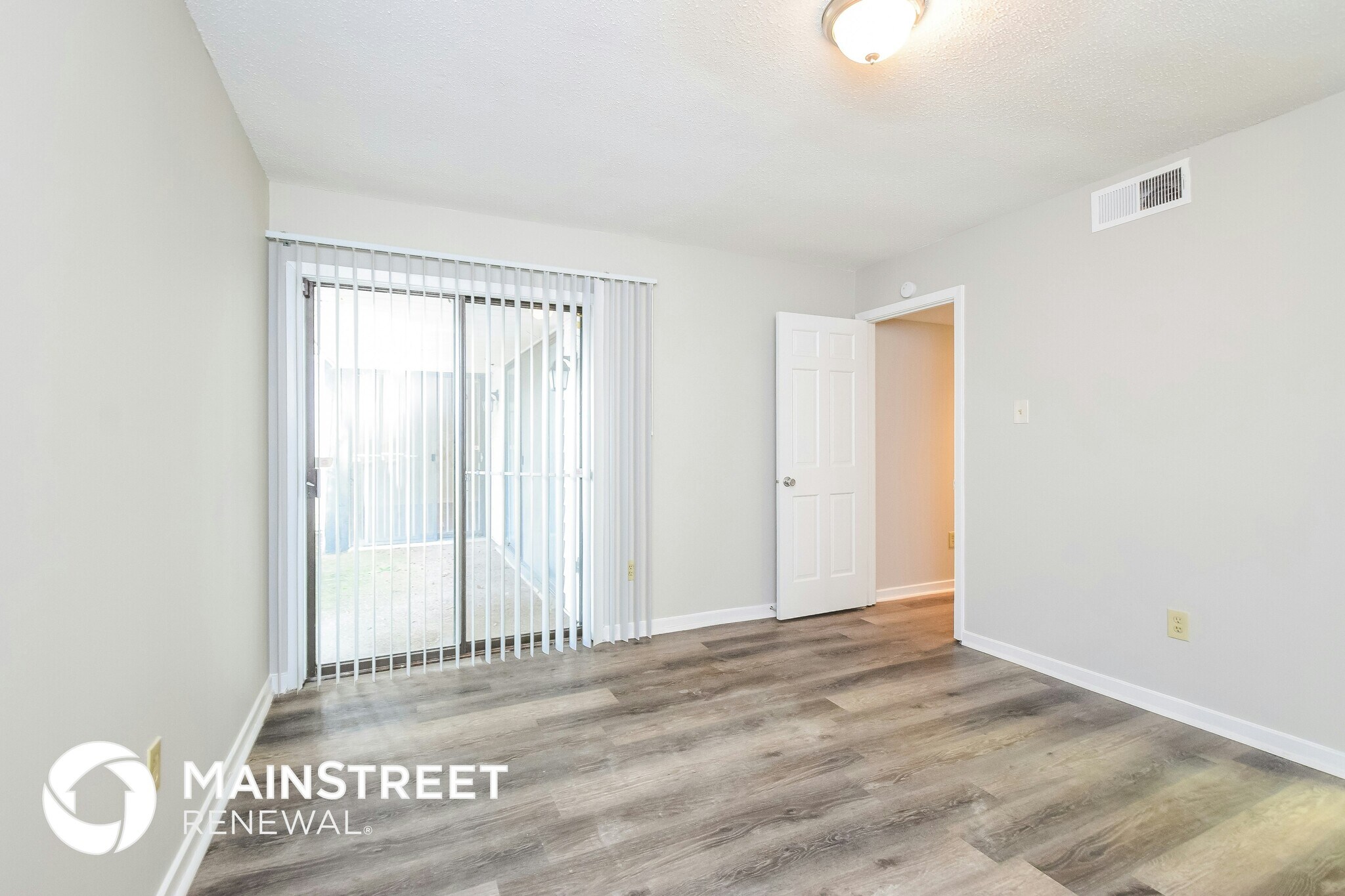 Building Photo - 5825 Lynnfield Cove