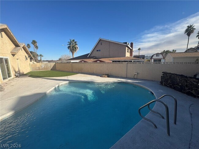 Building Photo - 4171 Victoria St