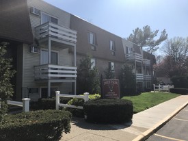 Building Photo - Deer Park Apartments