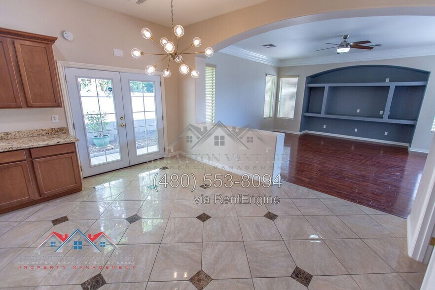 Building Photo - 7401 N 85th Ln
