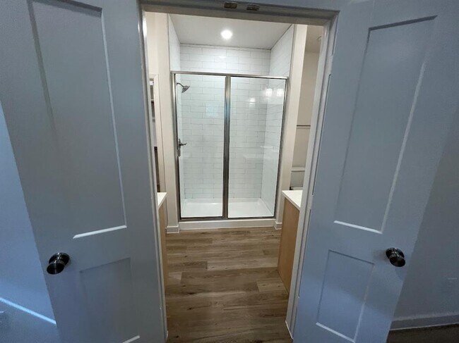 Building Photo - 2517 Appian Way