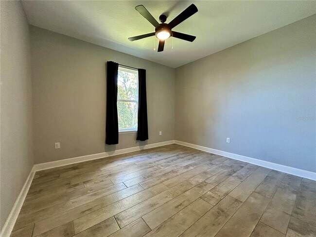 Building Photo - 1027 Campbell Ave