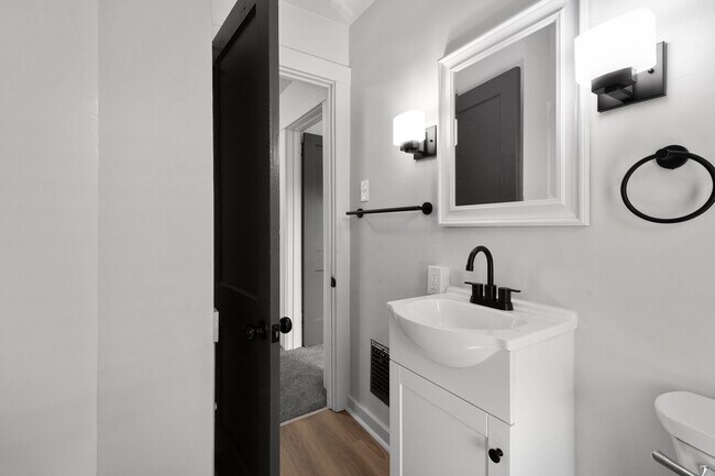 Building Photo - Amazing 3 bedroom home in Wilkinsburg available November 1!
