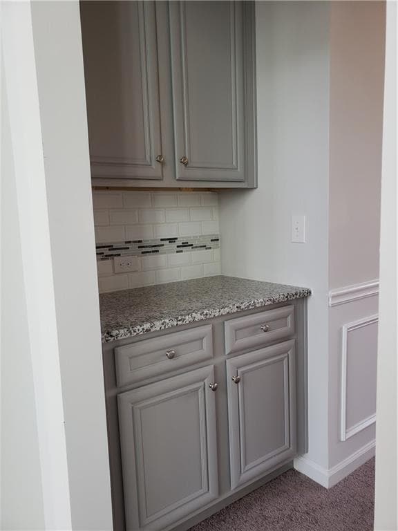 Building Photo - 5655 Mirror Lake Dr