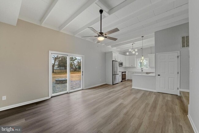 Building Photo - 611 Tebbston Dr