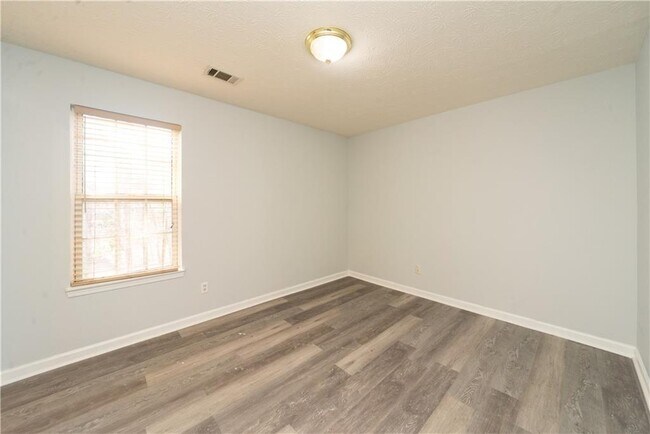 Building Photo - 811 Sugar Oak Ln