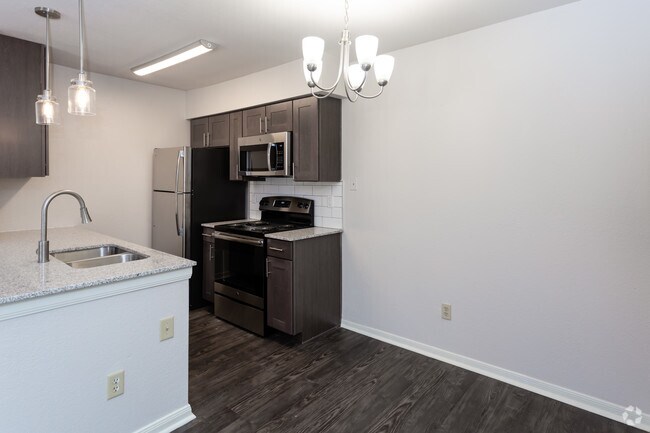 1BR,1BA-569sft - Maya at White Rock