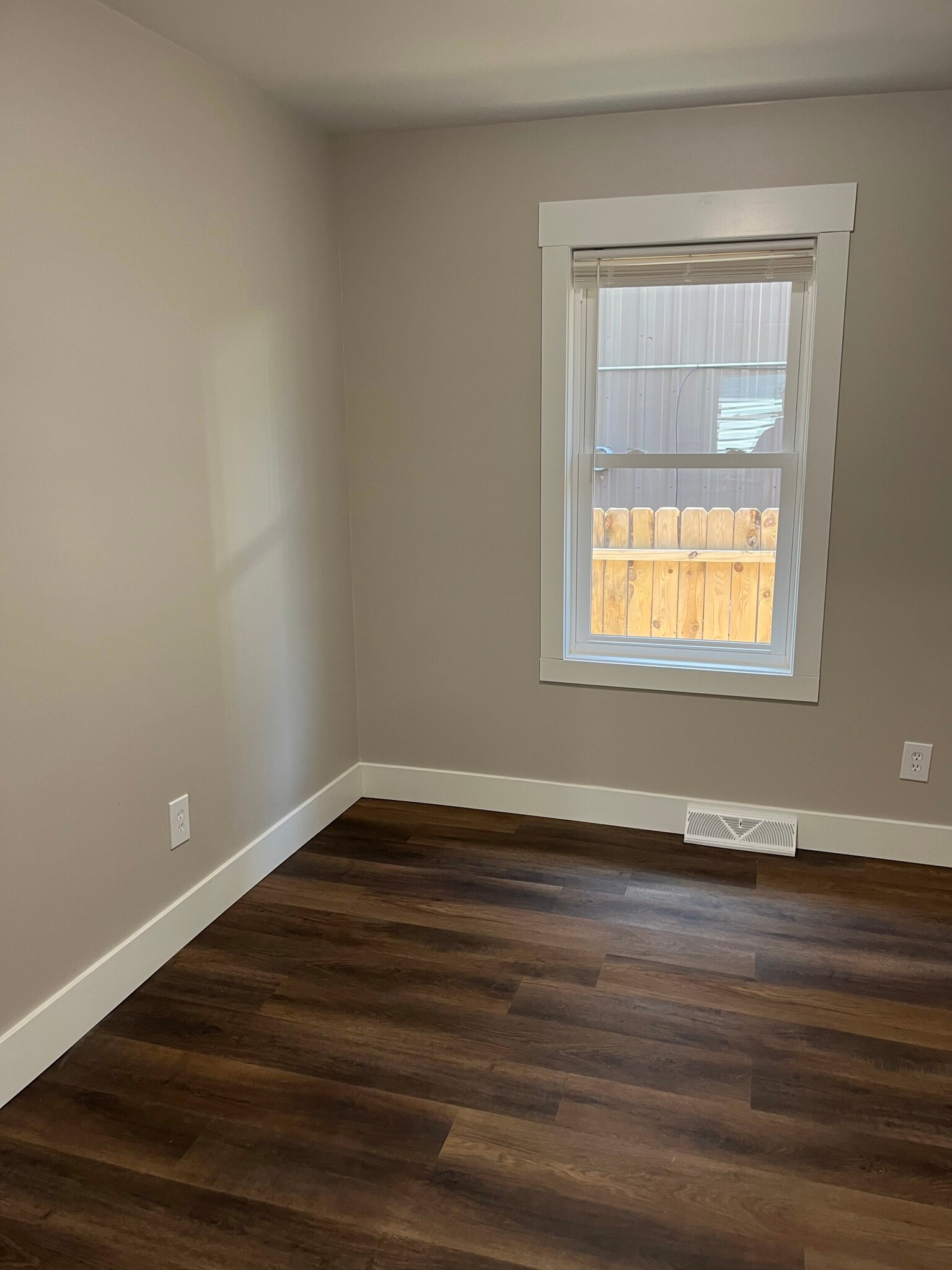 Building Photo - 1320 Fairlawn Ave