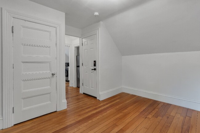 Building Photo - 511 Angell St