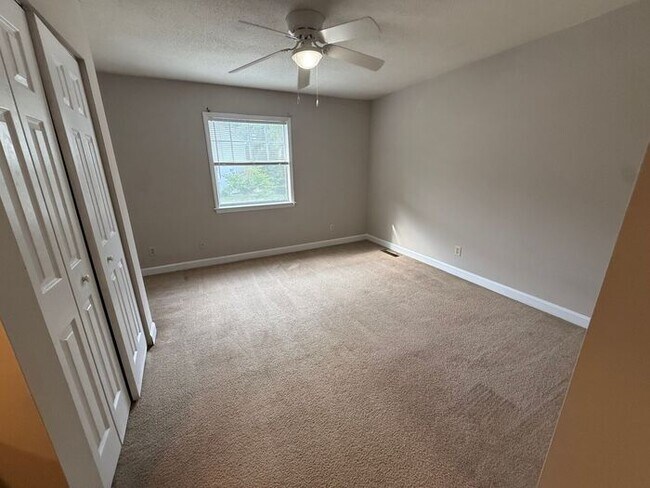 Building Photo - Spacious 2 Bed 2 Bath Town Home near NCSU Available NOW! LEASE NOW AND GET ONE MONTH FREE!