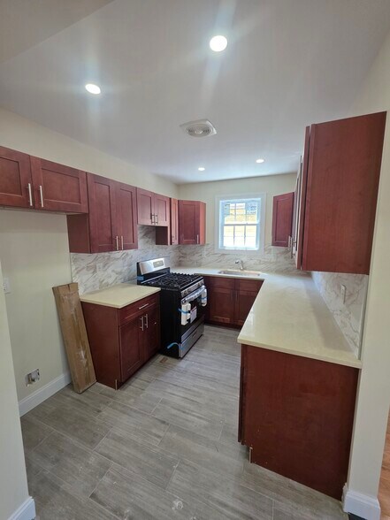Building Photo - 14549 179th St