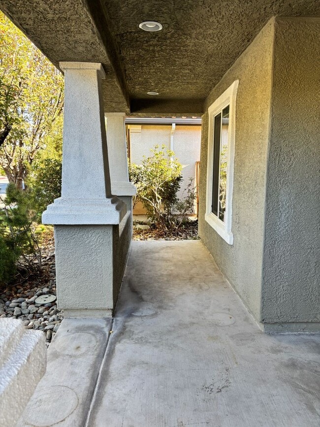 Building Photo - PRICE JUST REDUCED ONLY $2,600 PER MONTH F...