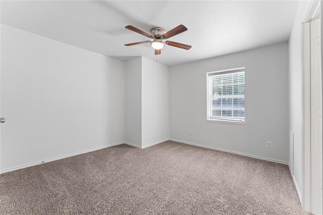 Building Photo - 2810 Golfing Green Dr