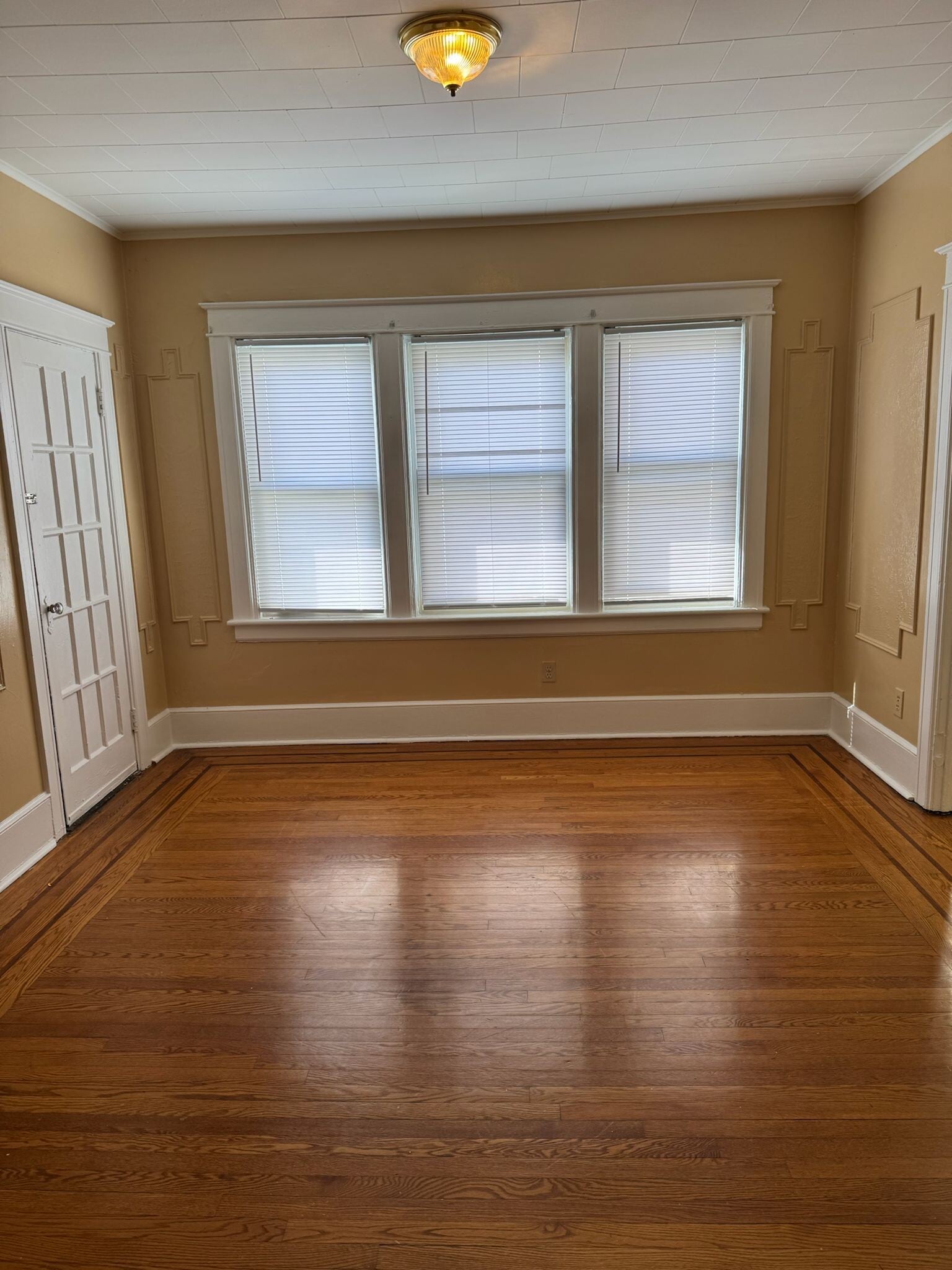 living room - 75 Lent St