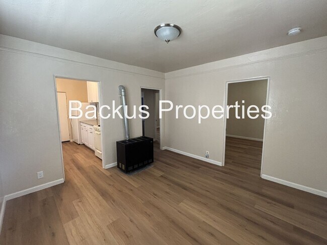 Building Photo - Newly renovated two bedroom cottage in South Salinas