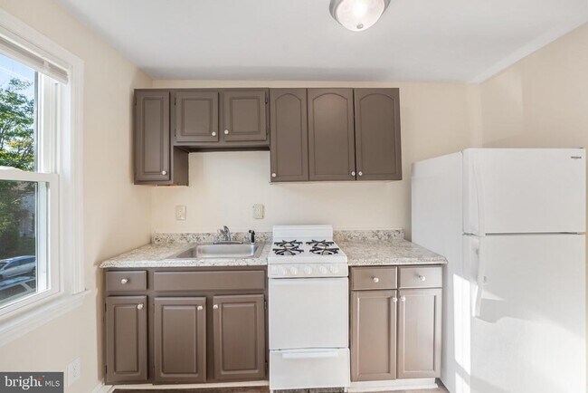 Building Photo - 5424 Belle Vista Ave