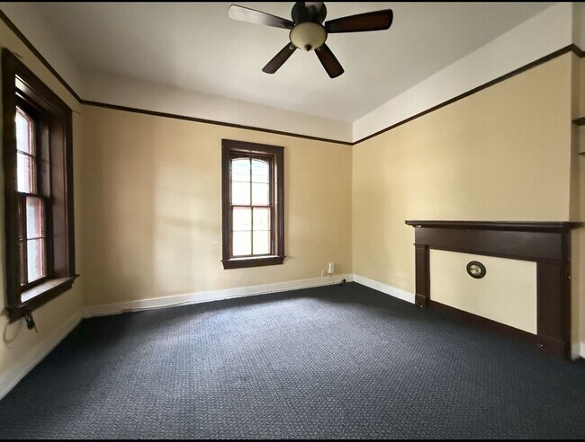 Building Photo - 1008 Tippecanoe St