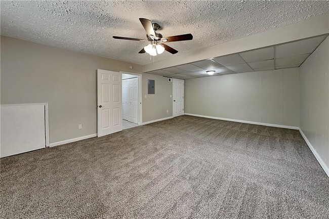 Building Photo - 7796 Mountain Creek Way