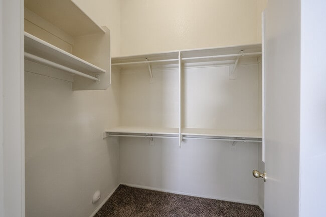 Building Photo - 12447 W El Nido Ln