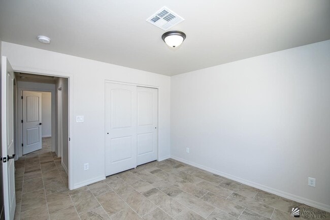 Building Photo - 12527 E 49th Dr