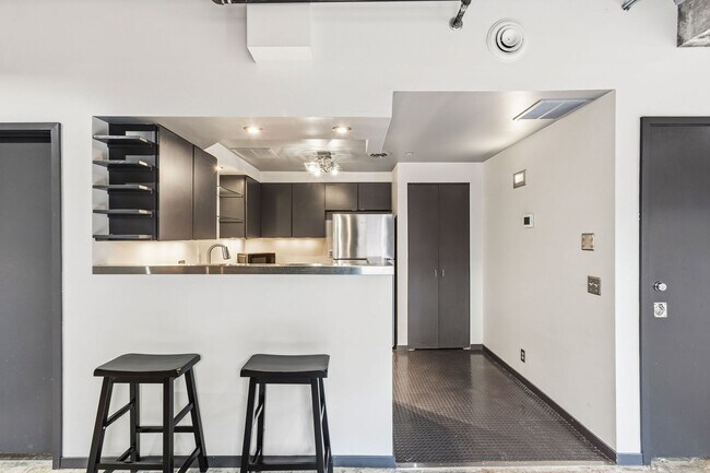Building Photo - Unit #303 - The Regis Condos | Downtown Omaha