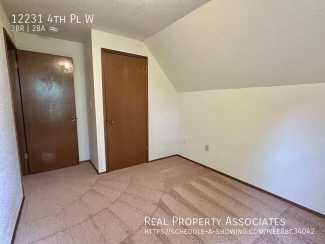 Building Photo - 12231 4th Pl W