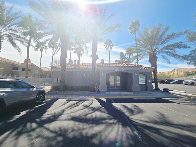 Building Photo - ONE BEDROOM ONE BATH UPSTAIRS CONDO!