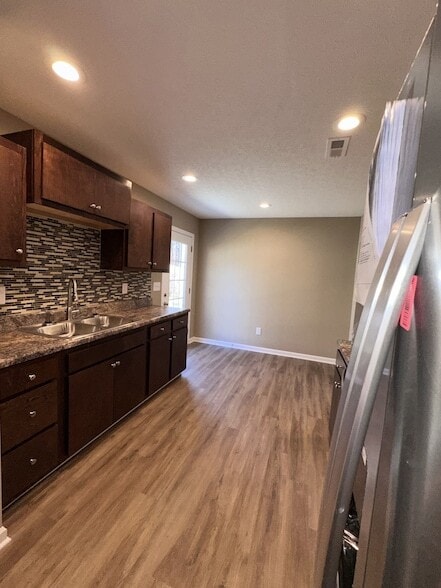 Building Photo - 517 Weaver St