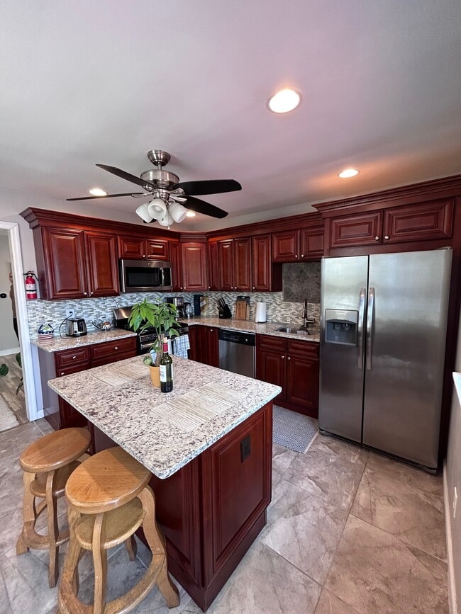 Building Photo - 42 Ella St