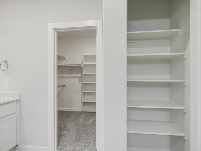 Building Photo - 1136 Del Rio Dr