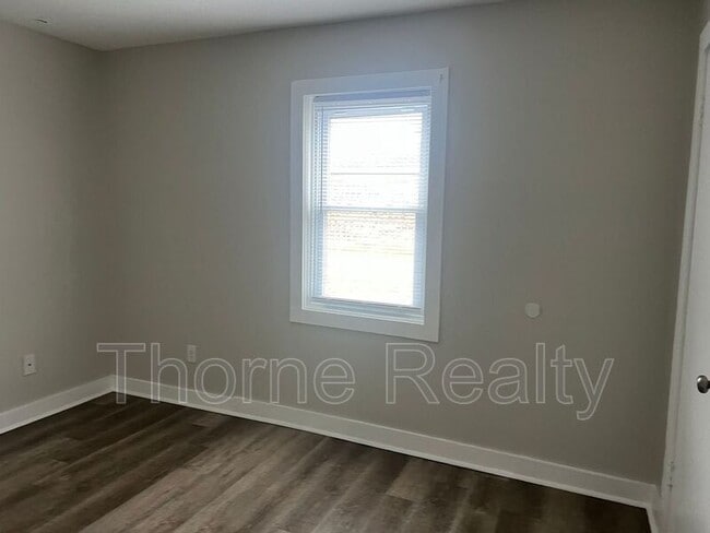 Building Photo - 118 Nandina Ct