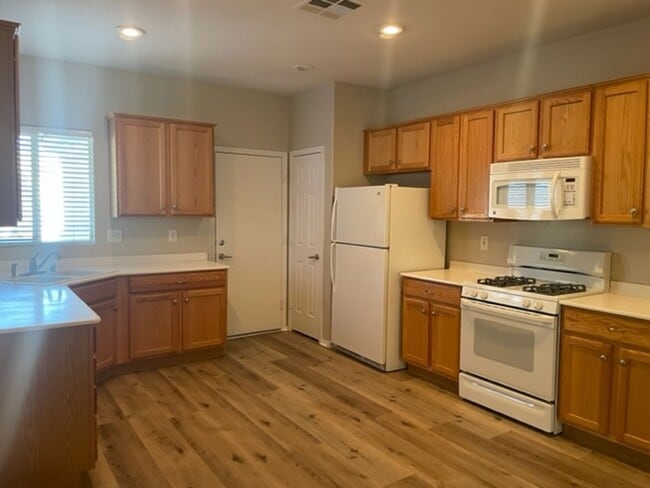 Building Photo - Single story home located in a  55+Communi...