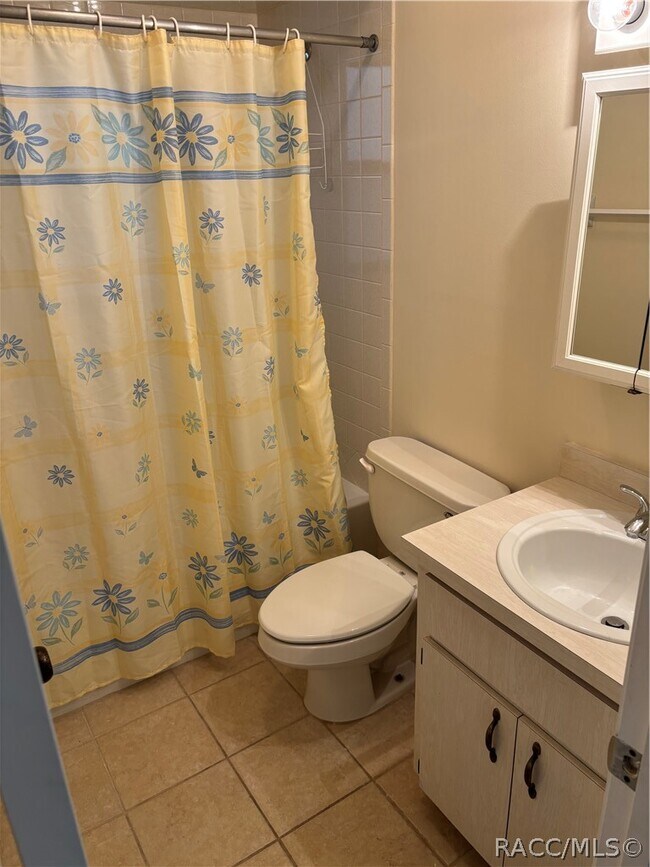 Building Photo - 57 Chinaberry Cir