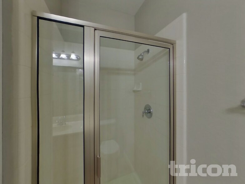 Building Photo - 114 Cole St