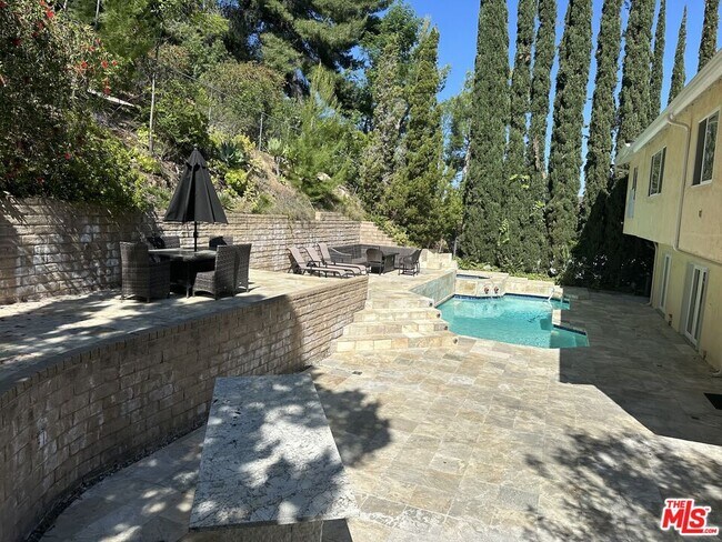 Building Photo - 18162 Sweet Elm Dr