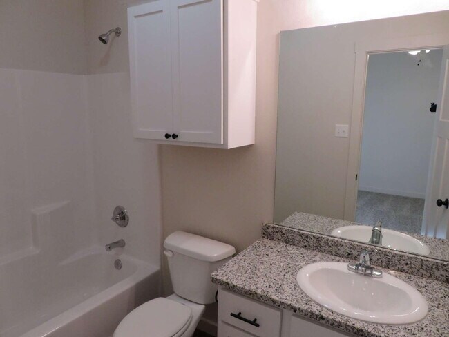 Building Photo - 2115 9th St