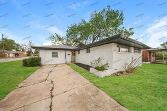 Building Photo - 337 NW 82nd St