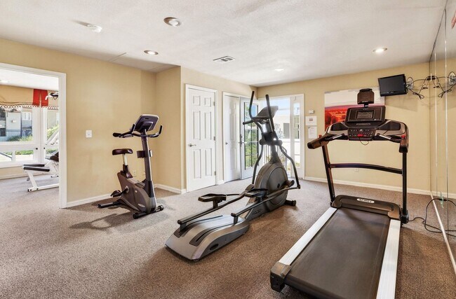 Building Photo - Concord/Clayton Border-Ground floor 1/1 w/ In Unit Laundry