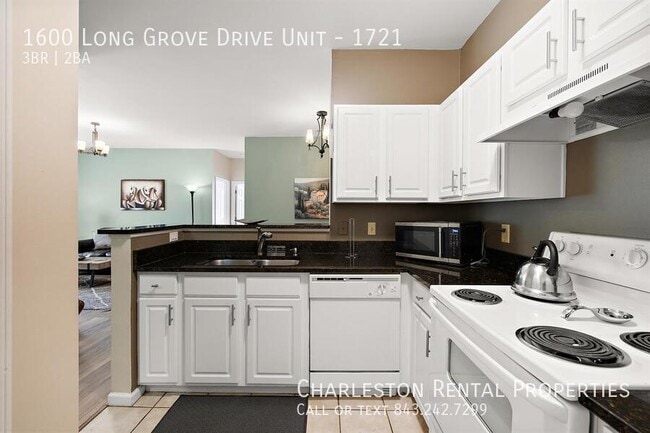 Building Photo - 1600 Long Grove Dr