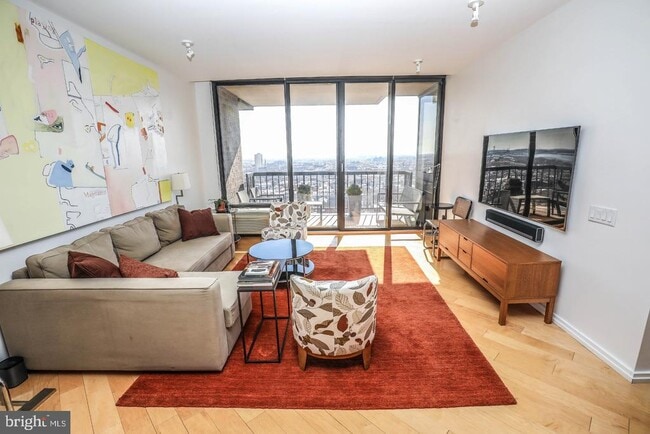 Building Photo - 241 S 6th St