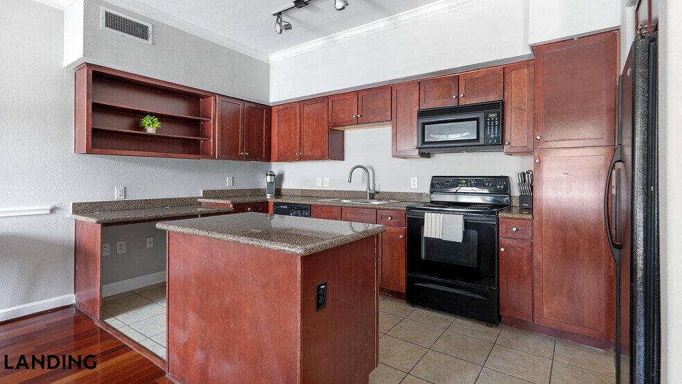 Building Photo - 6500 Champion Grandview Way