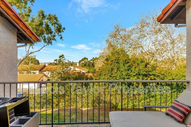 Building Photo - 2882 Andover Ave