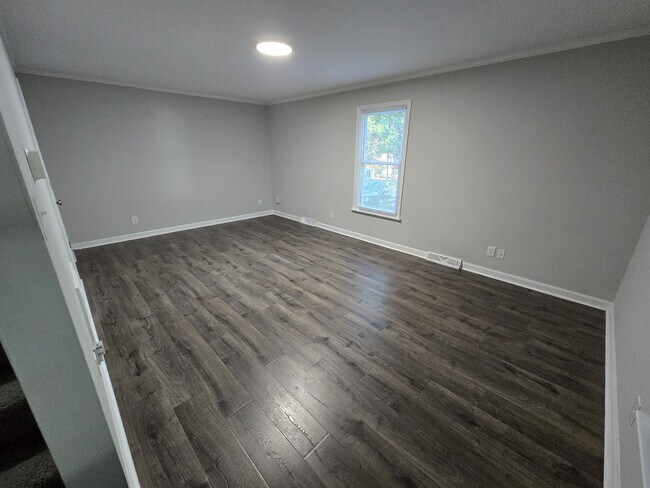 Building Photo - 5906 Applewood Ln